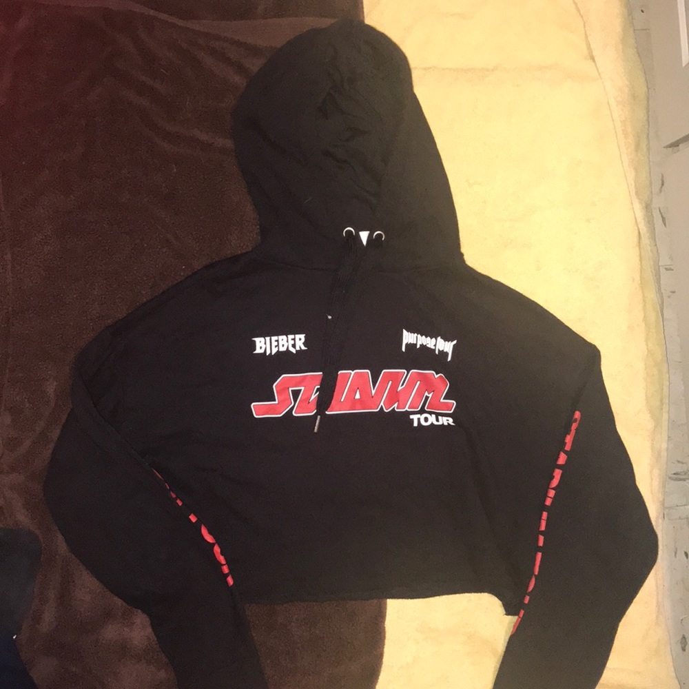 Crop top hoodie .